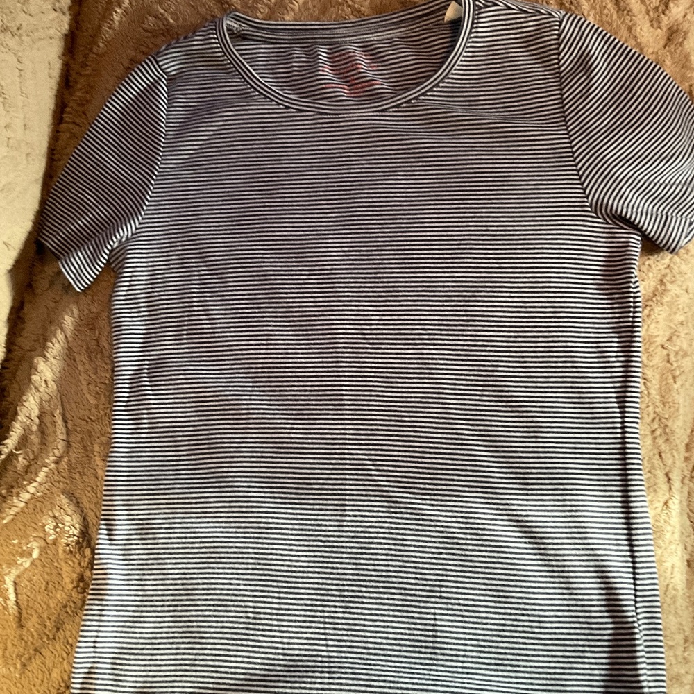 Sonoma medium blue and white tee